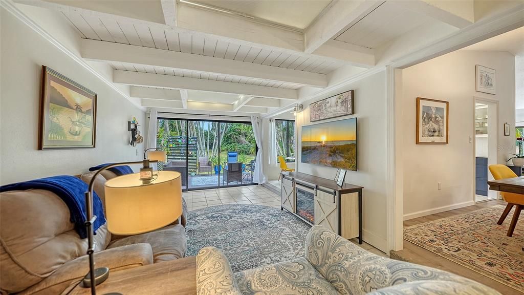 En Venta: $299,000 (2 camas, 2 baños, 1501 Pies cuadrados)