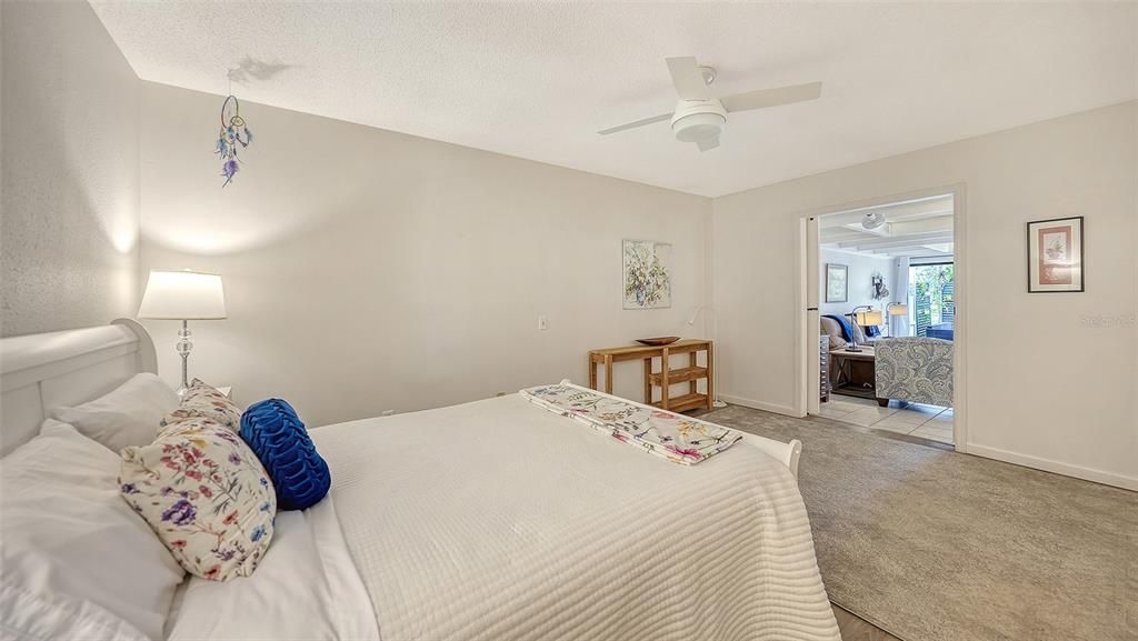 En Venta: $299,000 (2 camas, 2 baños, 1501 Pies cuadrados)