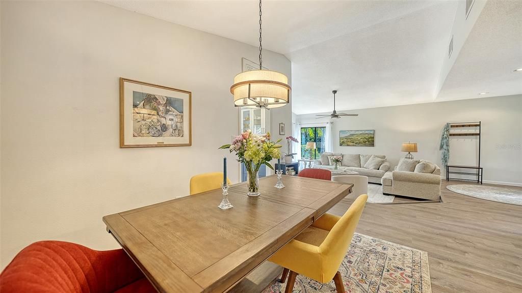 En Venta: $299,000 (2 camas, 2 baños, 1501 Pies cuadrados)