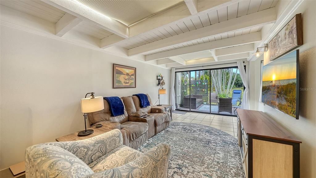 En Venta: $299,000 (2 camas, 2 baños, 1501 Pies cuadrados)