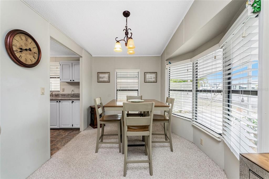 Active With Contract: $149,900 (2 beds, 2 baths, 1104 Square Feet)