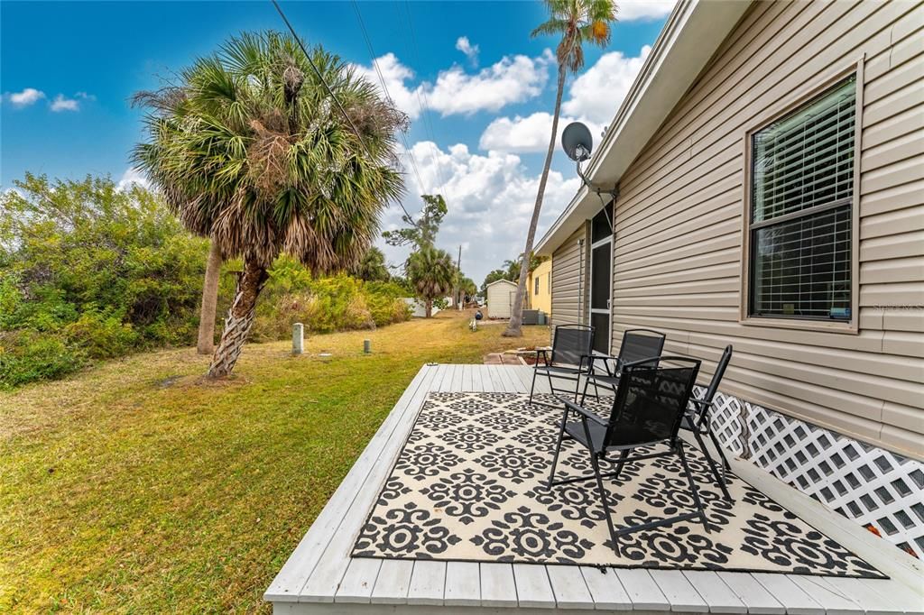 Active With Contract: $149,900 (2 beds, 2 baths, 1104 Square Feet)