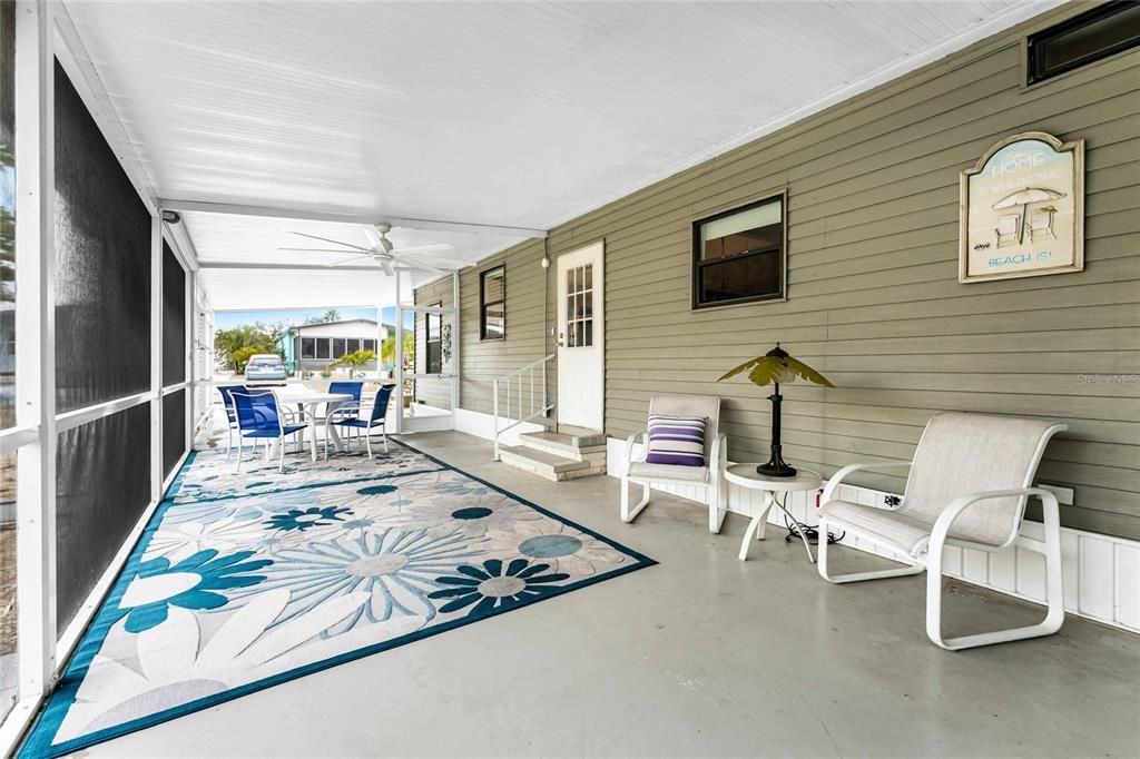 Active With Contract: $149,900 (2 beds, 2 baths, 1104 Square Feet)