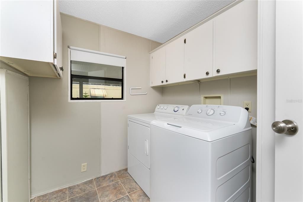 Active With Contract: $149,900 (2 beds, 2 baths, 1104 Square Feet)