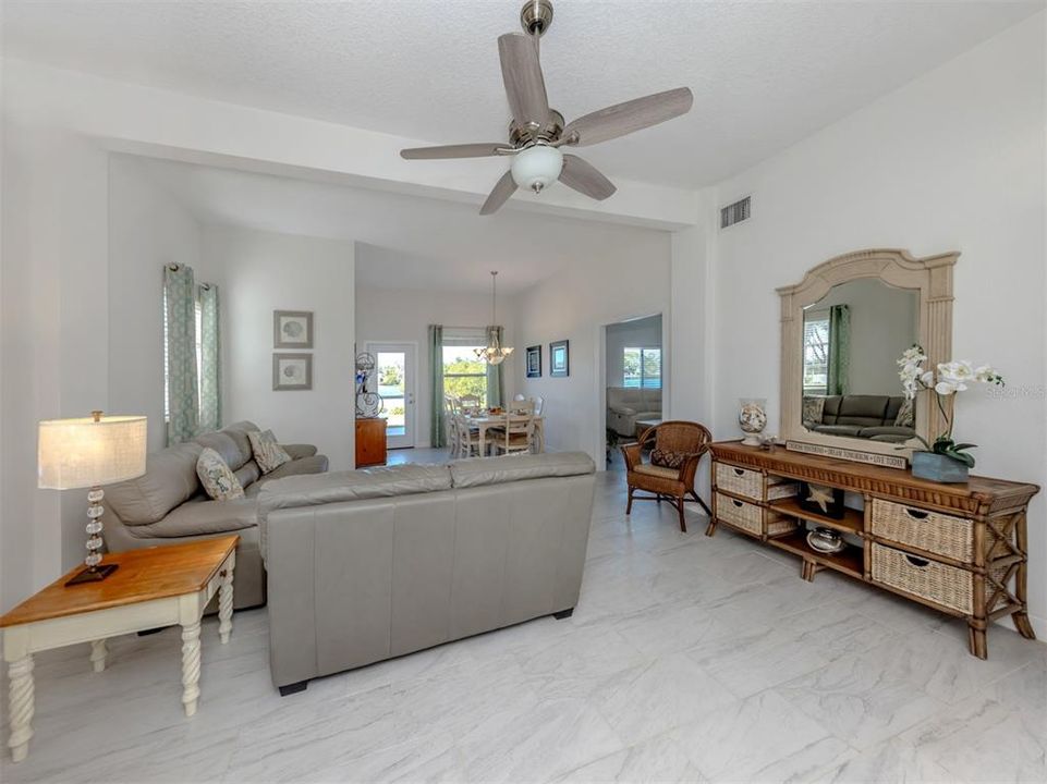 For Rent: $2,900 (3 beds, 2 baths, 2000 Square Feet)