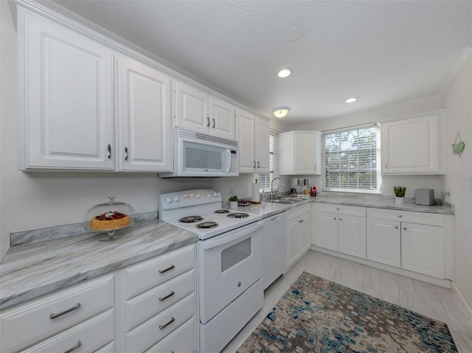 For Rent: $2,900 (3 beds, 2 baths, 2000 Square Feet)