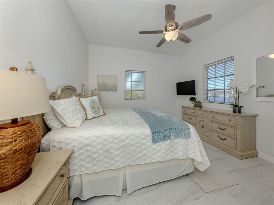 For Rent: $2,900 (3 beds, 2 baths, 2000 Square Feet)