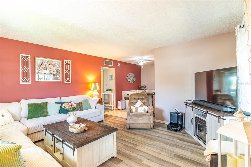 En Venta: $99,900 (2 camas, 1 baños, 840 Pies cuadrados)