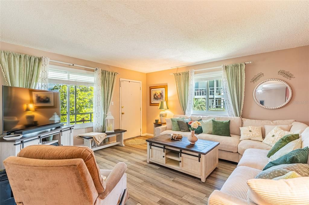 En Venta: $99,900 (2 camas, 1 baños, 840 Pies cuadrados)