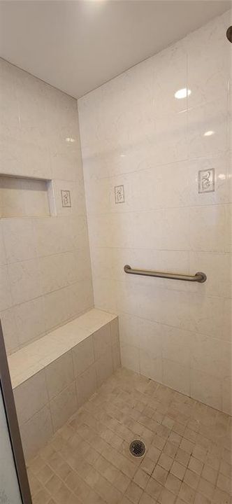 For Rent: $2,650 (3 beds, 2 baths, 2100 Square Feet)
