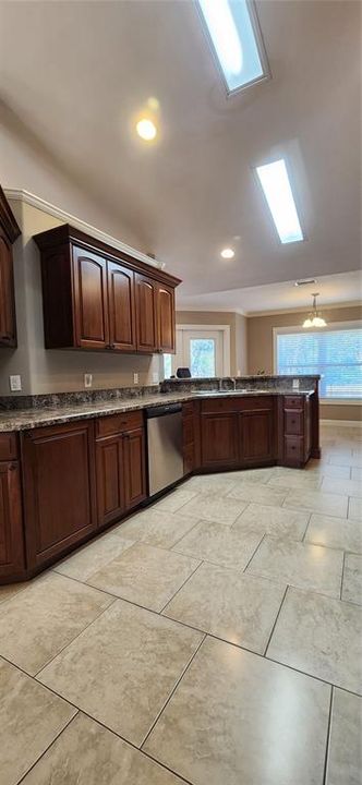 For Rent: $2,650 (3 beds, 2 baths, 2100 Square Feet)