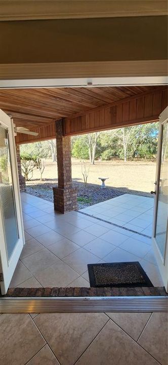 For Rent: $2,650 (3 beds, 2 baths, 2100 Square Feet)