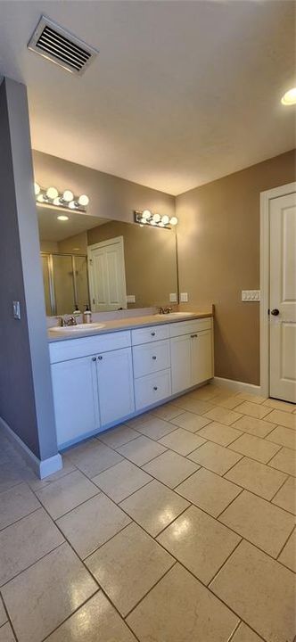 For Rent: $2,650 (3 beds, 2 baths, 2100 Square Feet)