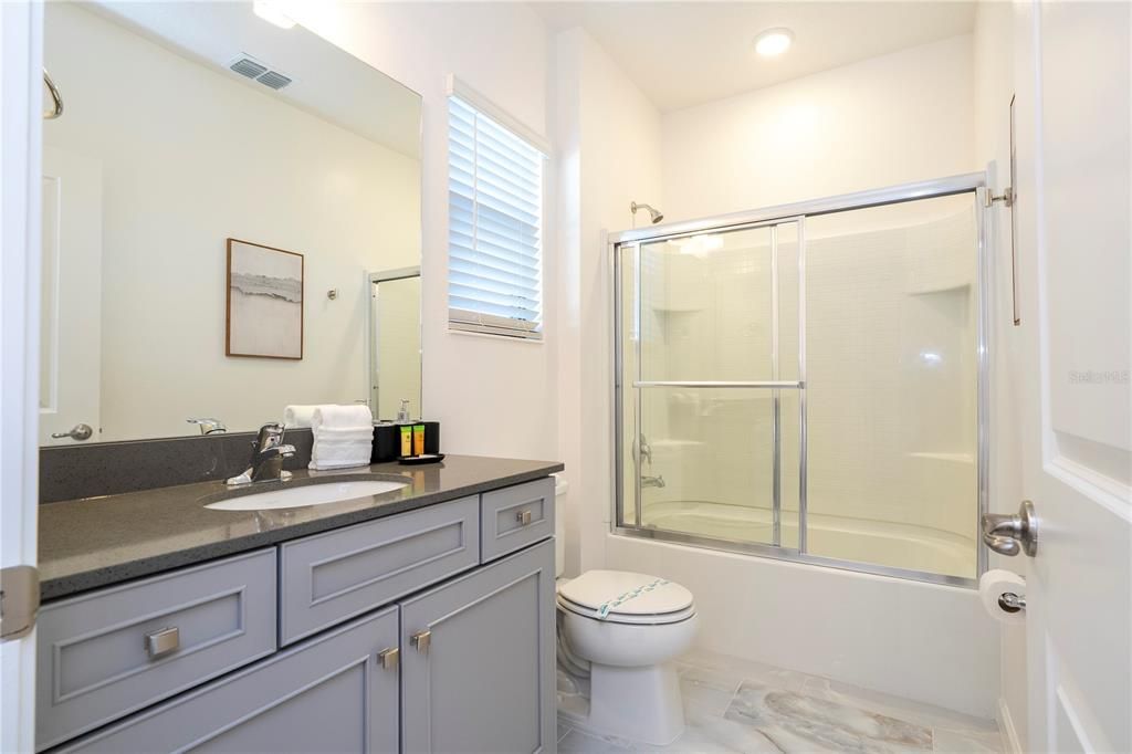 For Sale: $1,600,000 (6 beds, 6 baths, 2920 Square Feet)