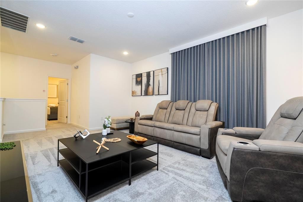 For Sale: $1,600,000 (6 beds, 6 baths, 2920 Square Feet)