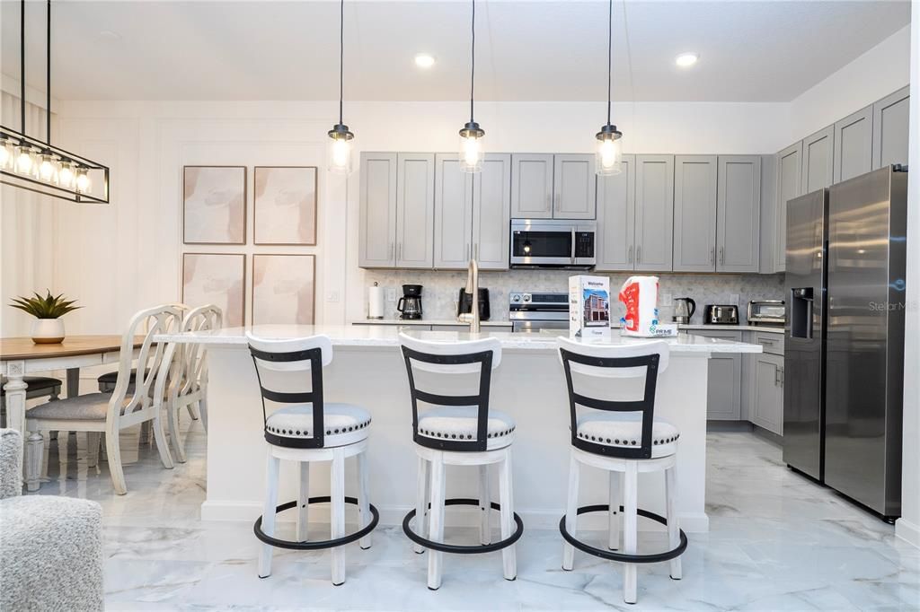 For Sale: $1,600,000 (6 beds, 6 baths, 2920 Square Feet)