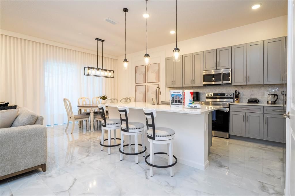 For Sale: $1,600,000 (6 beds, 6 baths, 2920 Square Feet)