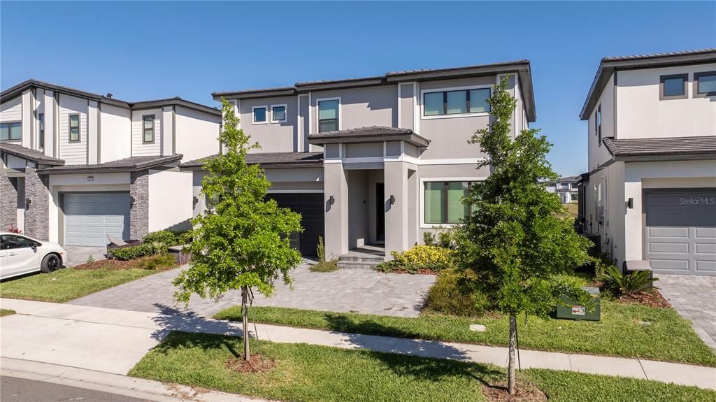 For Sale: $1,600,000 (6 beds, 6 baths, 2920 Square Feet)