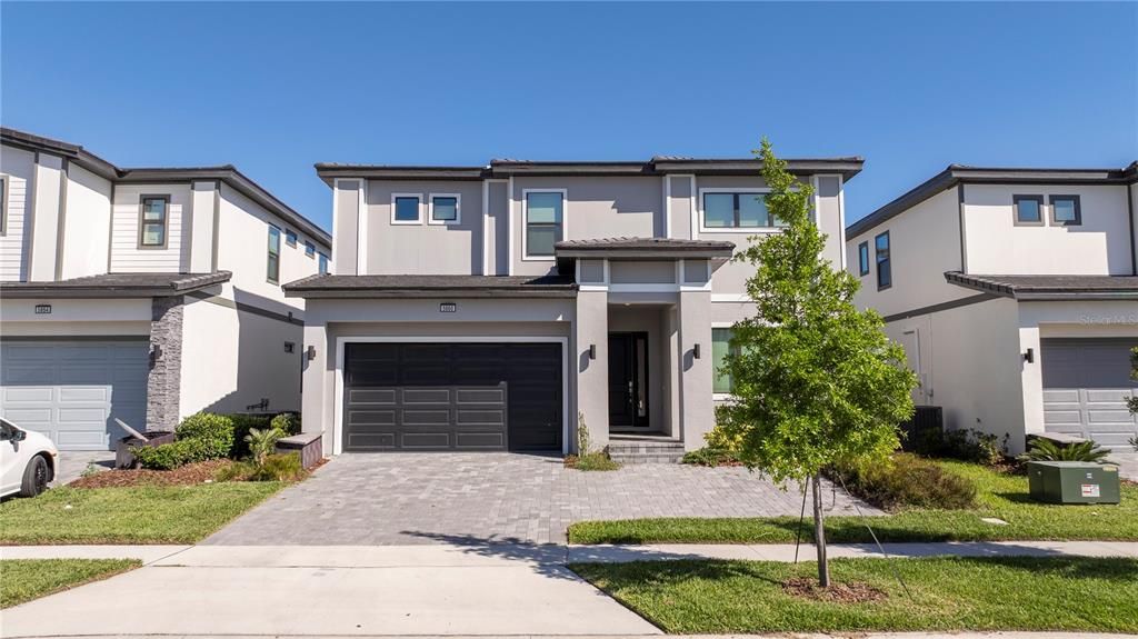 For Sale: $1,600,000 (6 beds, 6 baths, 2920 Square Feet)