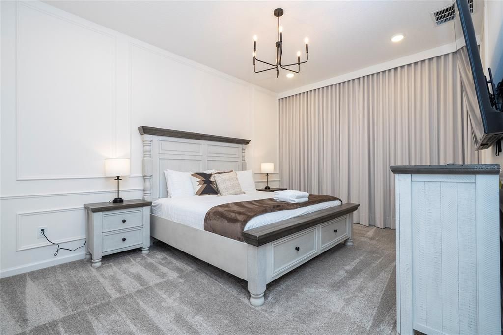 For Sale: $1,600,000 (6 beds, 6 baths, 2920 Square Feet)