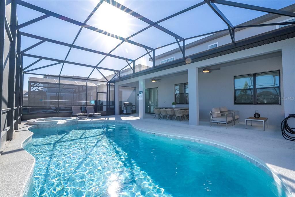 For Sale: $1,600,000 (6 beds, 6 baths, 2920 Square Feet)