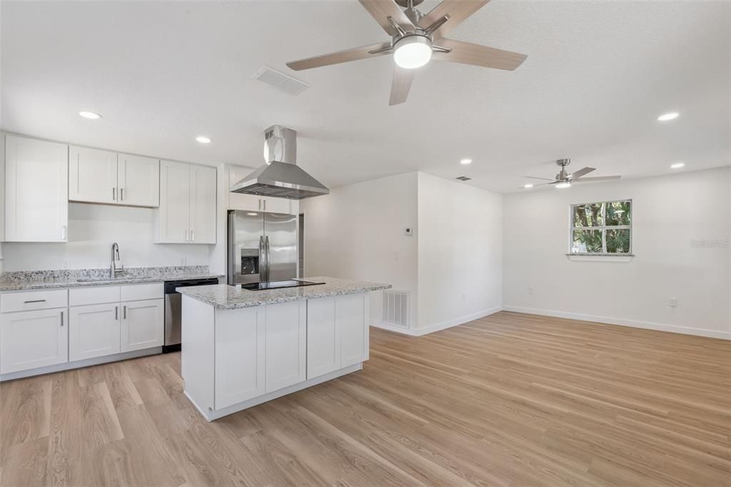 На продажу: $209,000 (3 спален, 1 ванн, 864 Квадратных фут)