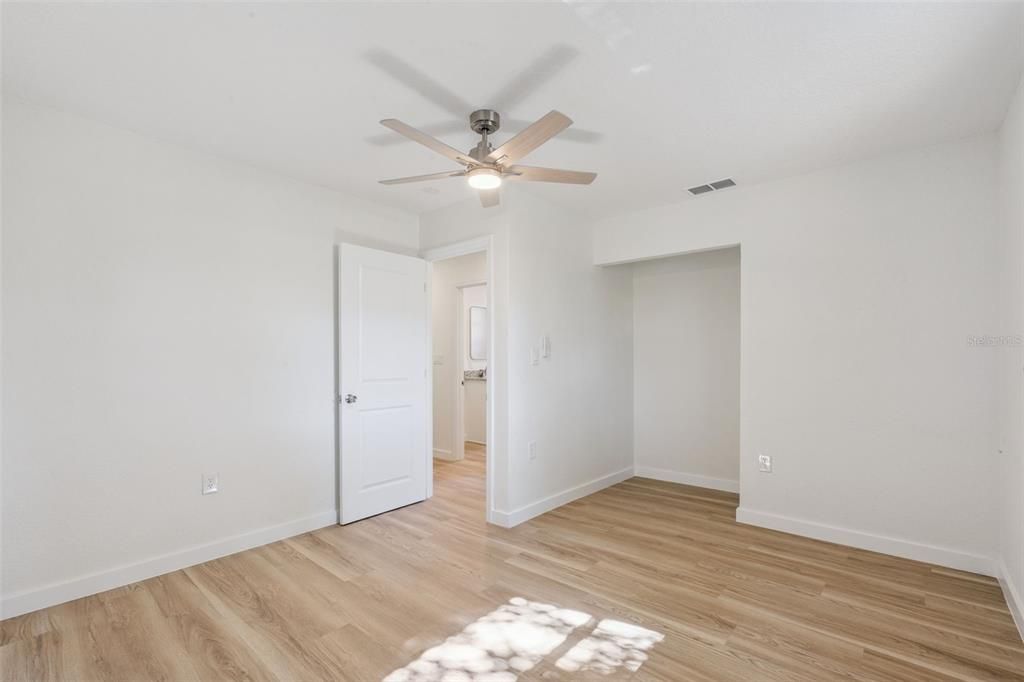 На продажу: $209,000 (3 спален, 1 ванн, 864 Квадратных фут)