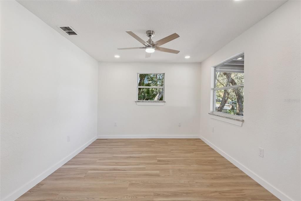 На продажу: $209,000 (3 спален, 1 ванн, 864 Квадратных фут)