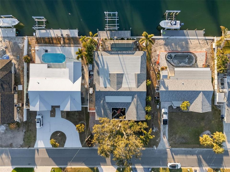 Activo con contrato: $897,689 (4 camas, 3 baños, 2700 Pies cuadrados)