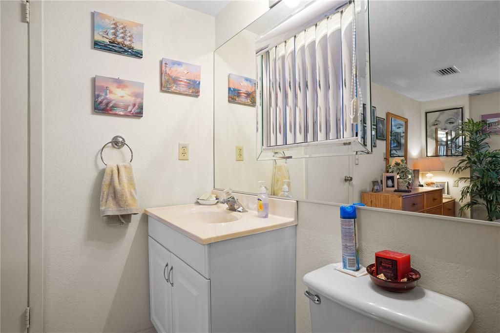 Active With Contract: $180,000 (2 beds, 2 baths, 1347 Square Feet)