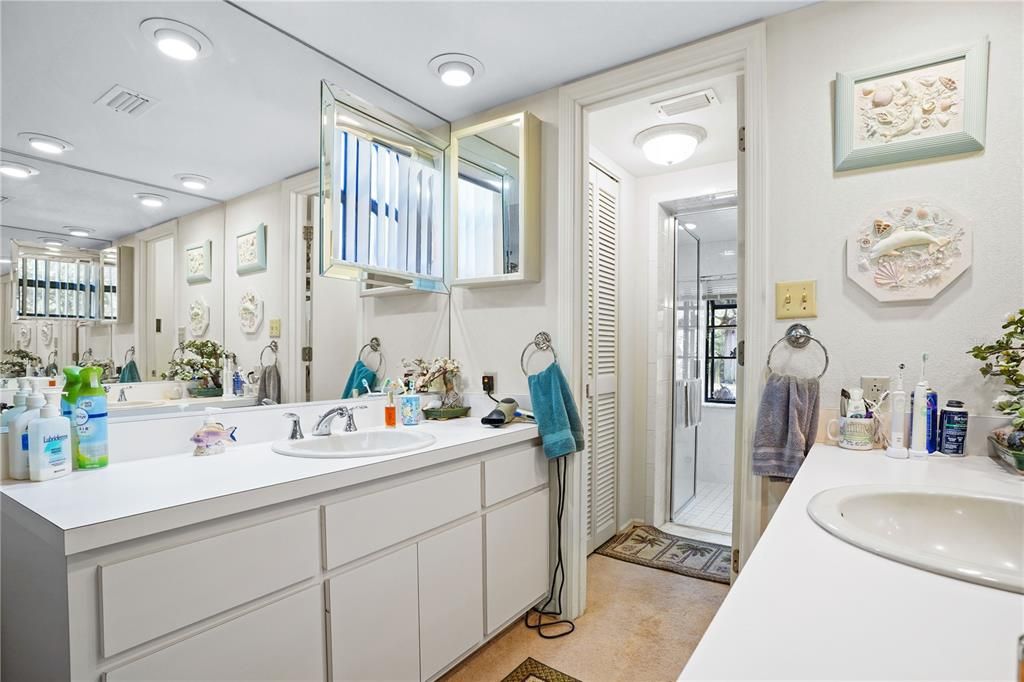 Active With Contract: $180,000 (2 beds, 2 baths, 1347 Square Feet)