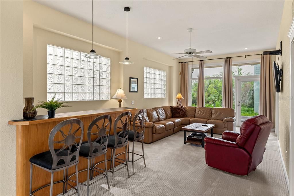 En Venta: $699,000 (4 camas, 3 baños, 2476 Pies cuadrados)