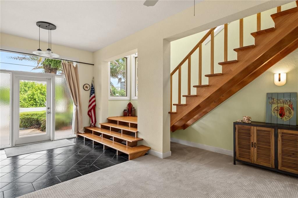 En Venta: $699,000 (4 camas, 3 baños, 2476 Pies cuadrados)