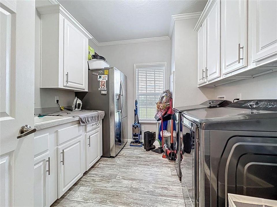 En Venta: $439,900 (3 camas, 2 baños, 2108 Pies cuadrados)