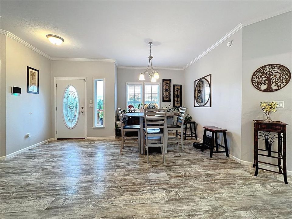 En Venta: $439,900 (3 camas, 2 baños, 2108 Pies cuadrados)