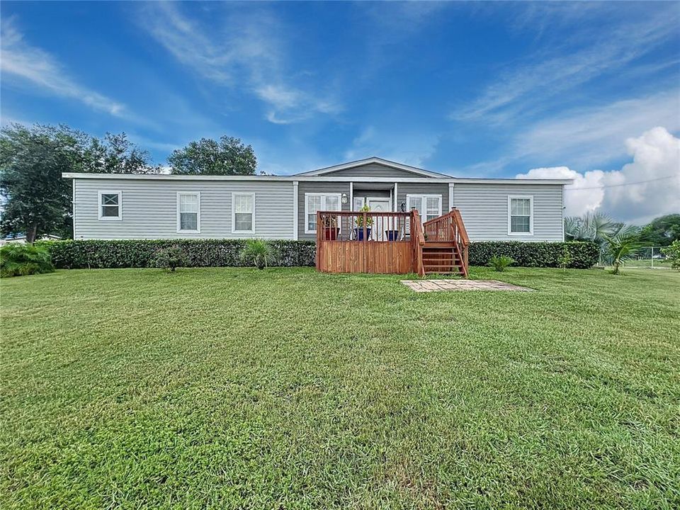 En Venta: $439,900 (3 camas, 2 baños, 2108 Pies cuadrados)