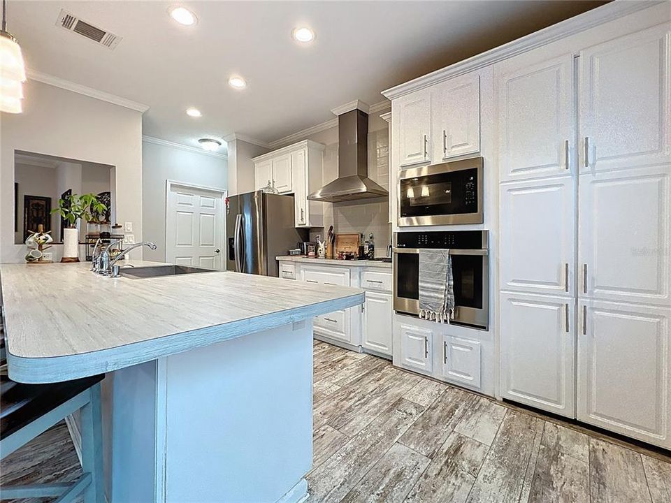 En Venta: $439,900 (3 camas, 2 baños, 2108 Pies cuadrados)