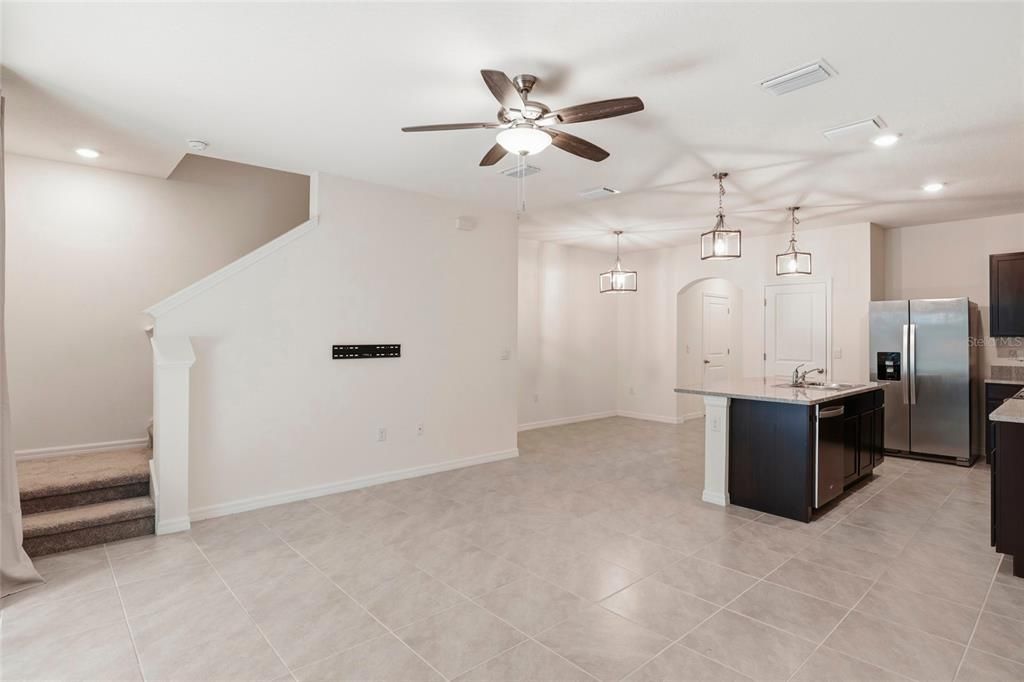 На продажу: $264,900 (3 спален, 2 ванн, 1690 Квадратных фут)