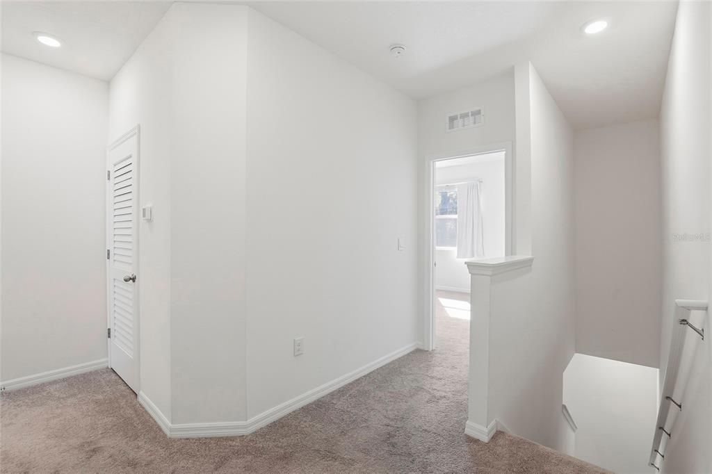 На продажу: $264,900 (3 спален, 2 ванн, 1690 Квадратных фут)