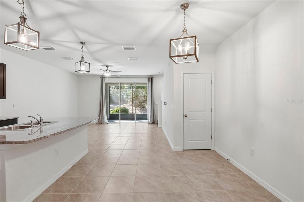 На продажу: $264,900 (3 спален, 2 ванн, 1690 Квадратных фут)