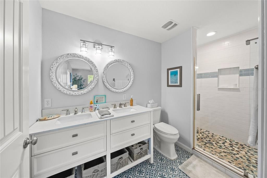 For Sale: $415,000 (2 beds, 2 baths, 1246 Square Feet)