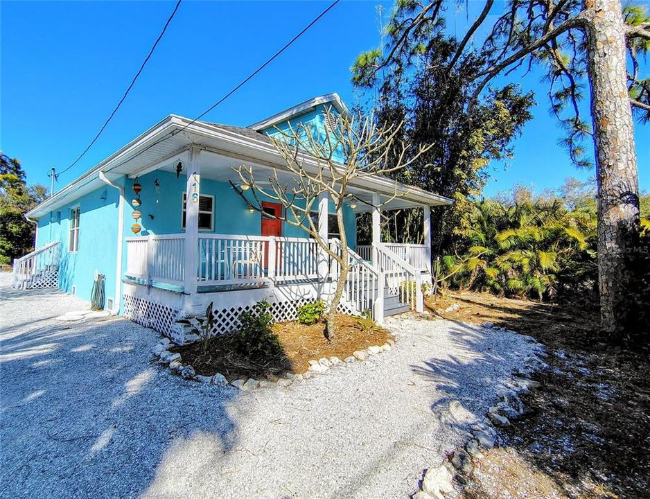 For Sale: $415,000 (2 beds, 2 baths, 1246 Square Feet)
