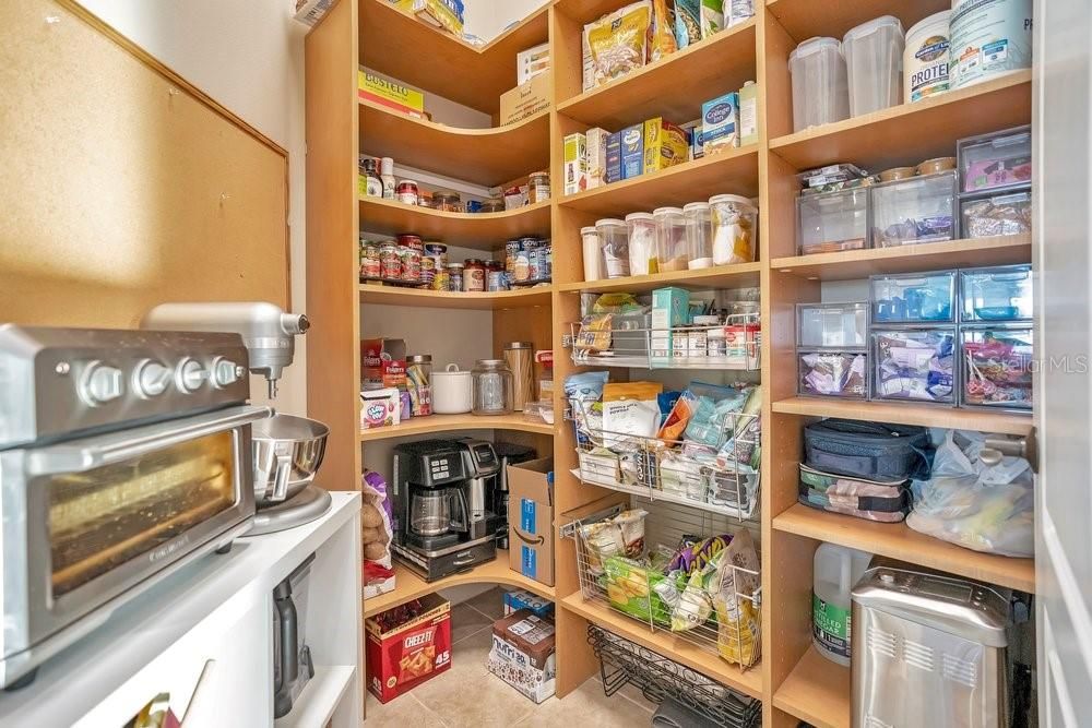 На продажу: $2,200,000 (6 спален, 5 ванн, 5340 Квадратных фут)