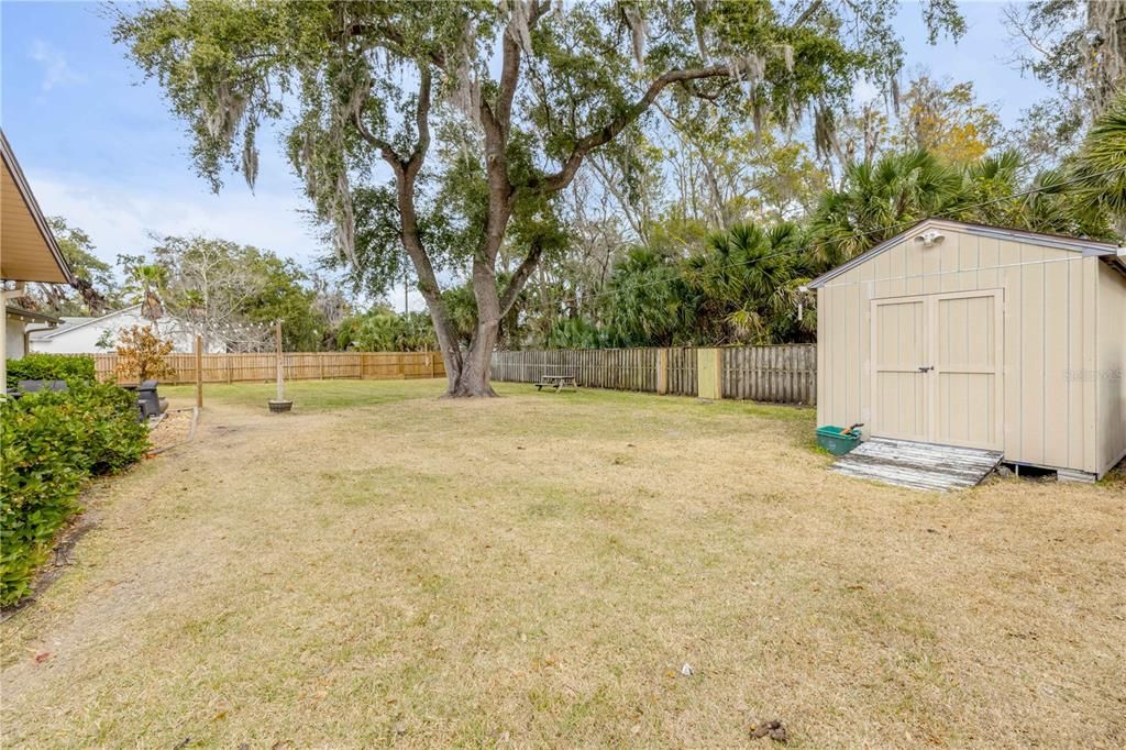 For Sale: $332,000 (3 beds, 2 baths, 1389 Square Feet)