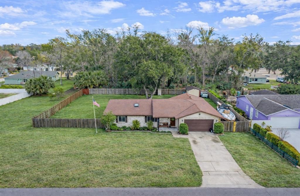 For Sale: $332,000 (3 beds, 2 baths, 1389 Square Feet)