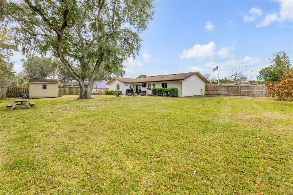 For Sale: $332,000 (3 beds, 2 baths, 1389 Square Feet)