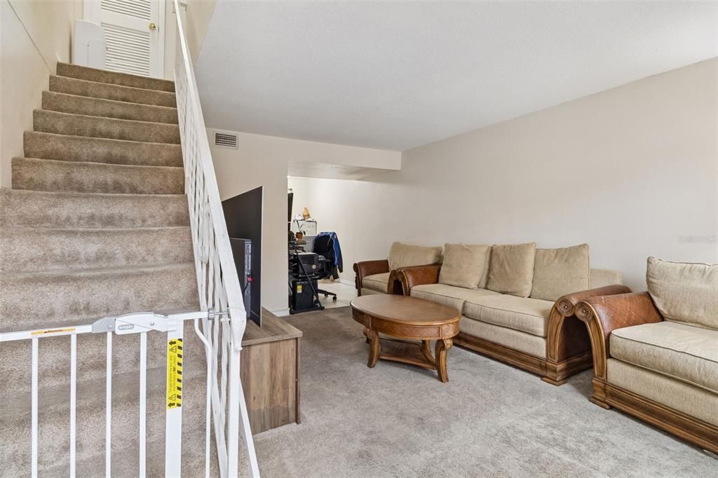 For Sale: $124,900 (2 beds, 1 baths, 900 Square Feet)