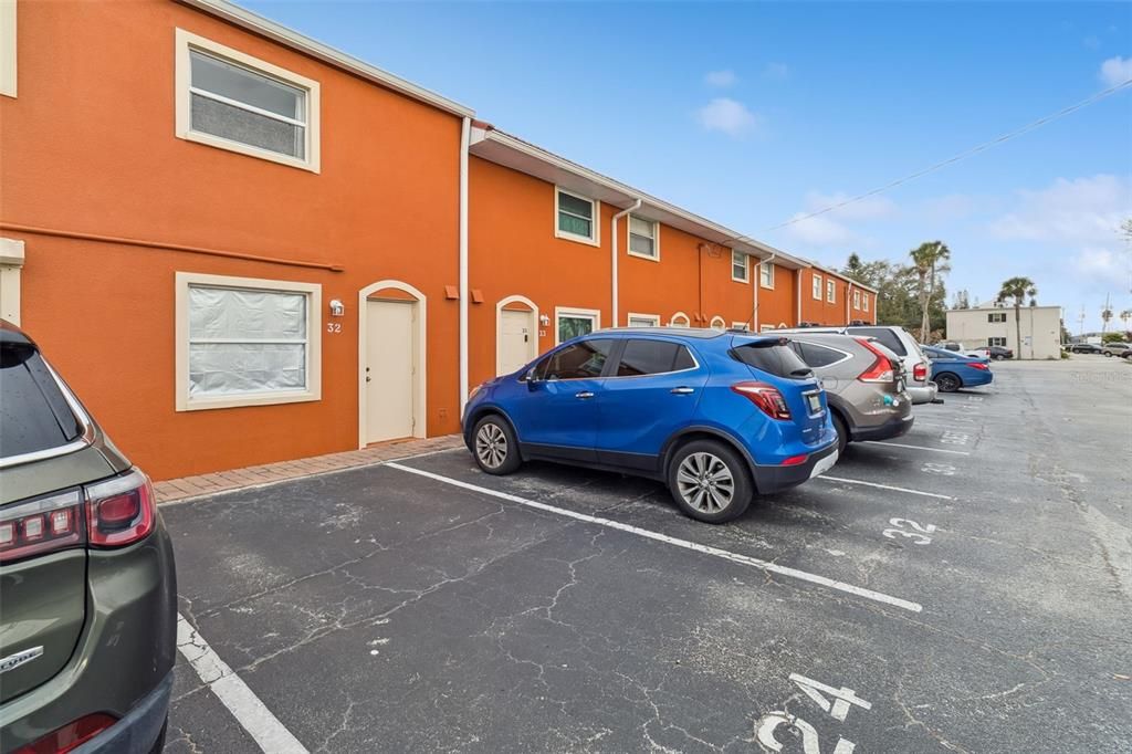 For Sale: $124,900 (2 beds, 1 baths, 900 Square Feet)