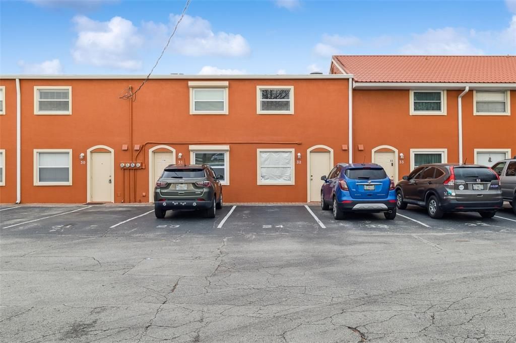 For Sale: $124,900 (2 beds, 1 baths, 900 Square Feet)