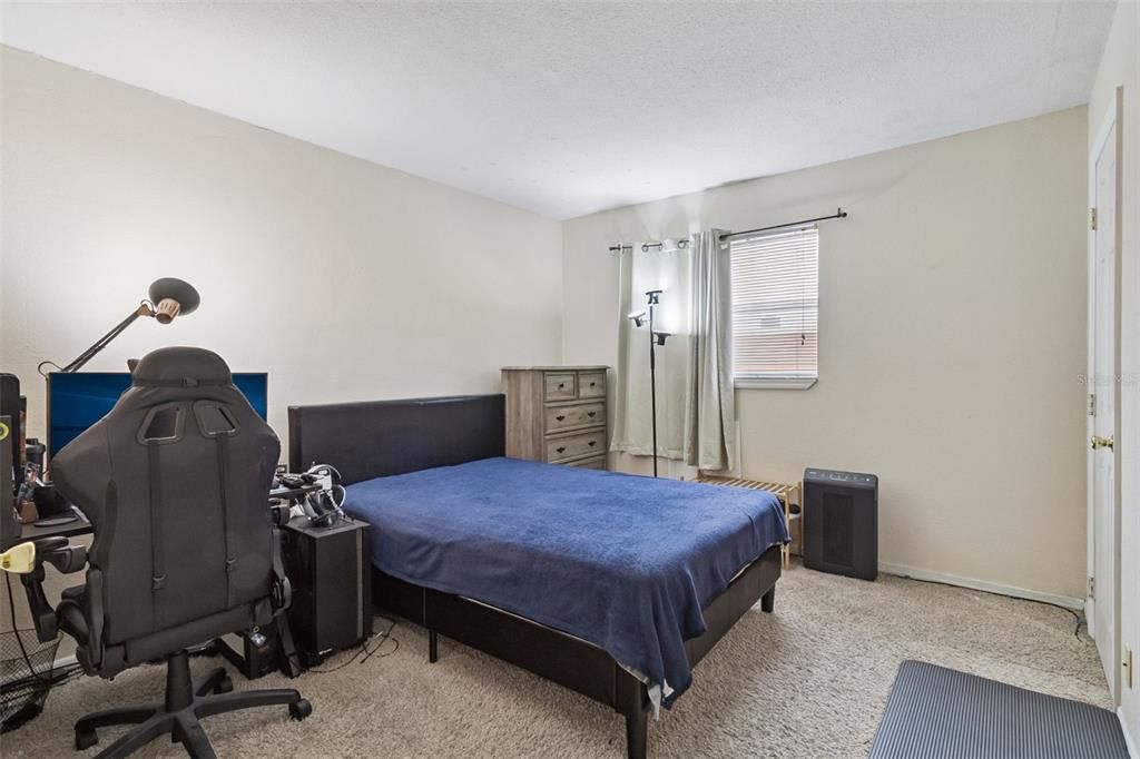 For Sale: $124,900 (2 beds, 1 baths, 900 Square Feet)